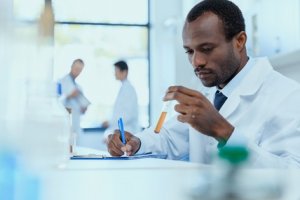 Imagem de destaque do curso ANÁLISES CLÍNICAS