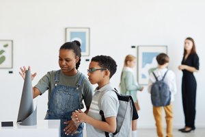 Imagem de destaque do curso METODOLOGIA DO ENSINO DE ARTES - 6 MESES