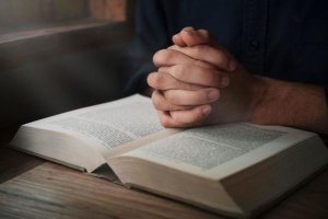 Imagem de destaque do curso METODOLOGIA DO ENSINO RELIGIOSO - 6 MESES