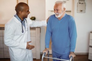 Imagem de destaque do curso FISIOTERAPIA GERIÁTRICA E GERONTOLÓGICA