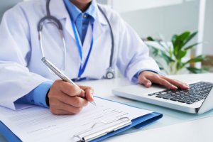 Imagem de destaque do curso REGULAÇÃO, CONTROLE, AVALIAÇÃO E AUDITORIA NA SAÚDE