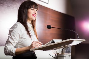 Imagem de destaque do curso LÍNGUA PORTUGUESA: REDAÇÃO E ORATÓRIA